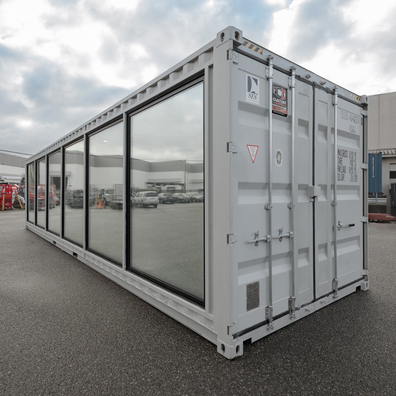 40’ x 10’ SALES CENTRE - Custom Cubes