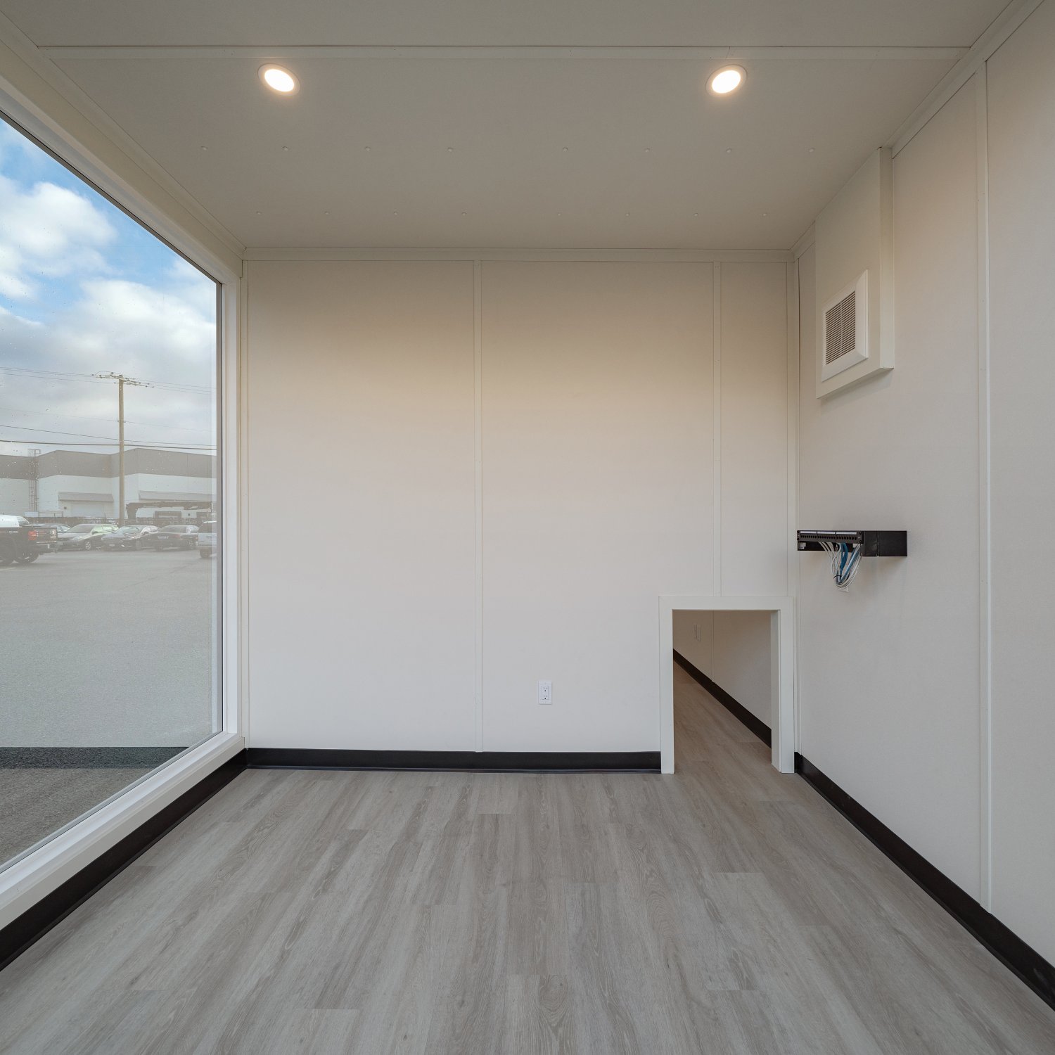 40’ x 10’ SALES CENTRE - Custom Cubes